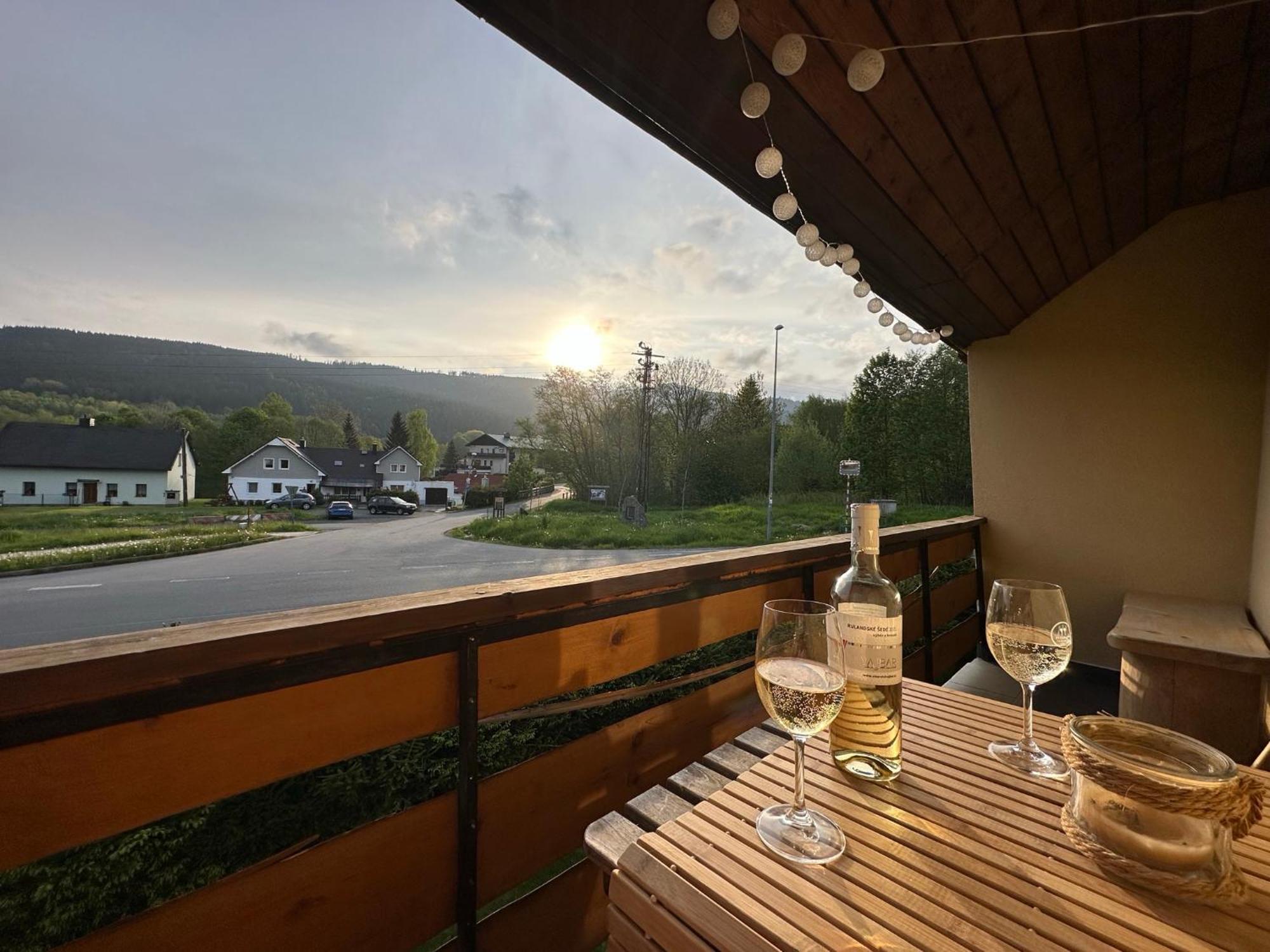 Apartman S Vyhledem Na Jezerni Stenu Zelezna Ruda Exterior photo